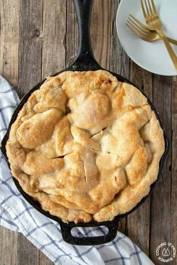 30 of the Best Apple Recipes Perfect for Fall via @everythingabode 