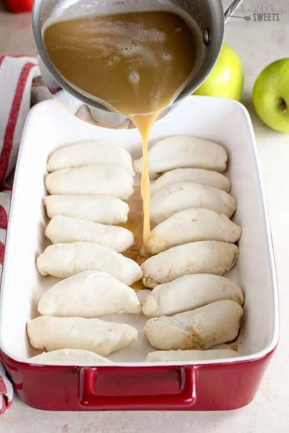 30 of the Best Apple Recipes Perfect for Fall via @everythingabode