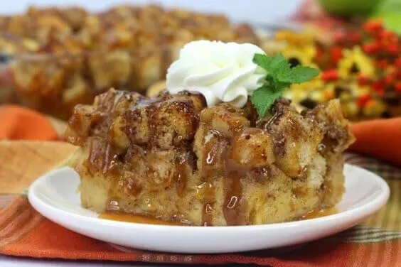 Delicious Caramel Apple Bread Pudding via @everythingabode
