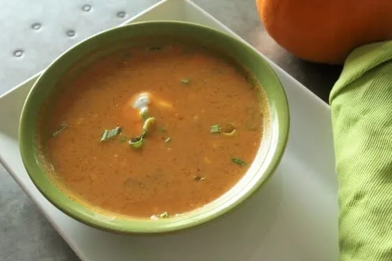 Healthy & Savory Pumpkin Soup via @everythingabode