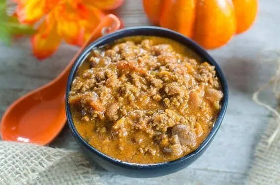 Instant Pot Pumpkin Chili via @everythingabode