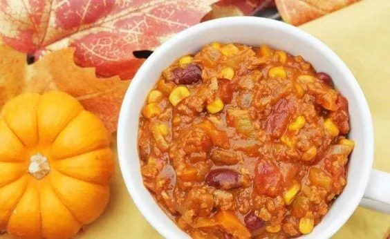 Vegetarian Pumpkin Chili via @everythingabode