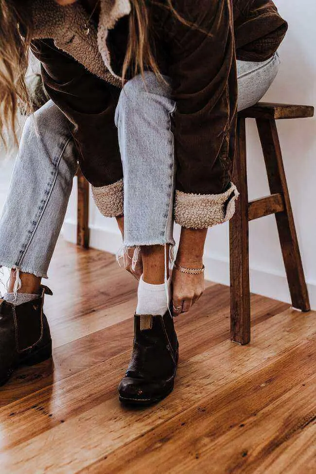 top stressing over your clothes. - morning habits to stop doing - Everything Abode