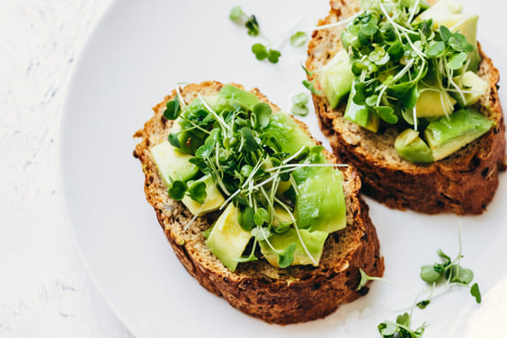 avacado toast to detox the body with food