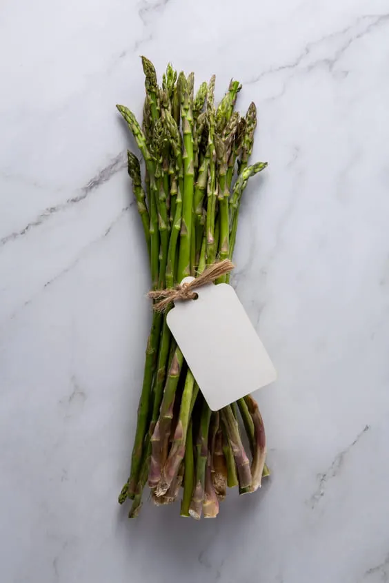 asparagus bunch on kitchen counter top