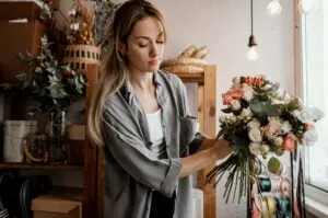 unique fun indoor hobbies for women, flower arranging