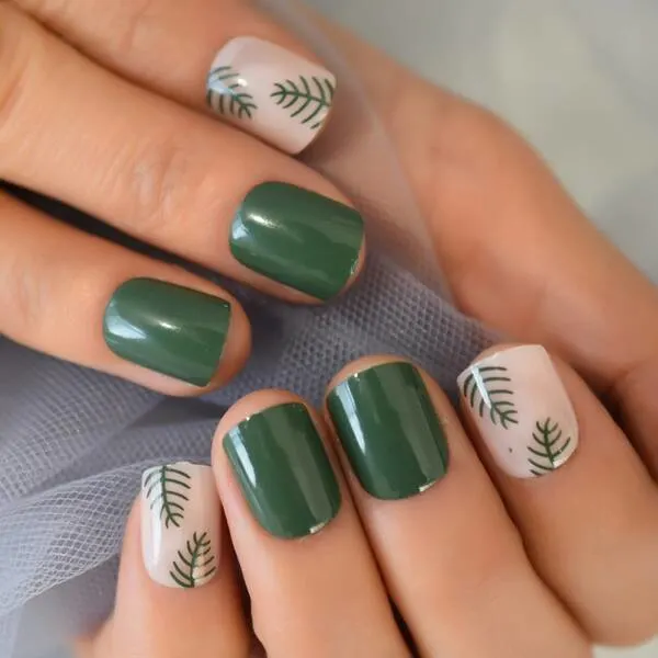 Green nude with leaf's short nails