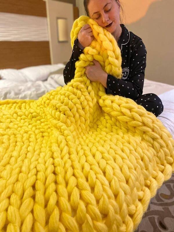 Chunky knit blanket by the knit beyond.