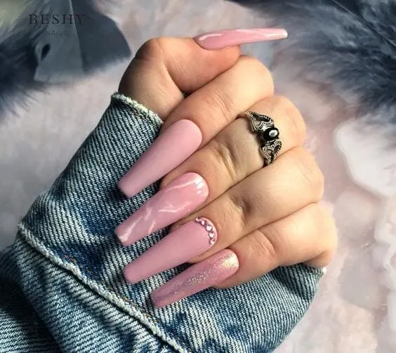 Rose with glitter rhinestone nails
