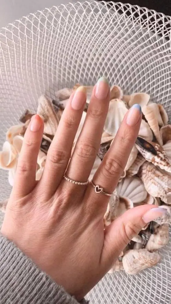Spring nail tips