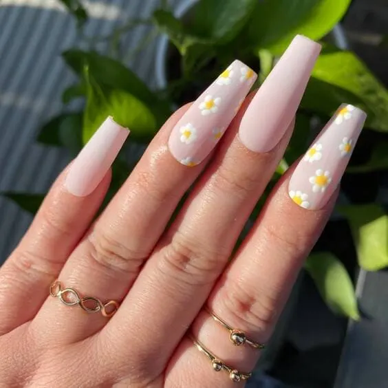 Daisy Pink Floral Nails