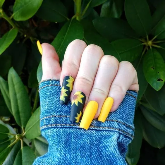 Sunflower nails 