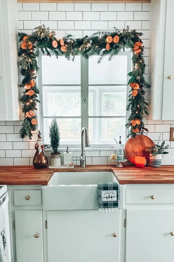 christmas tree garland