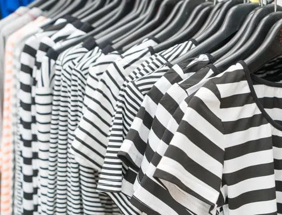 Avoid horizontal stripes to dress thinner