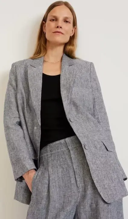 everlane dark academia outfit idea