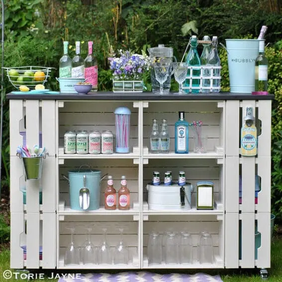 fun pallot tiki bar for the backyard