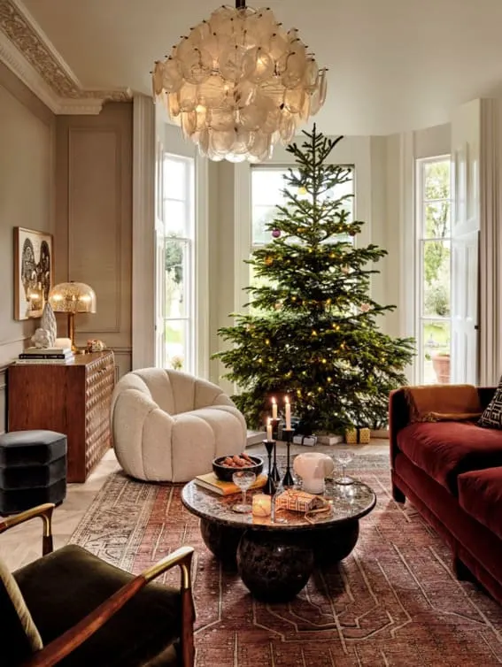 Chic Soho elegance with a minimalist Christmas tree.