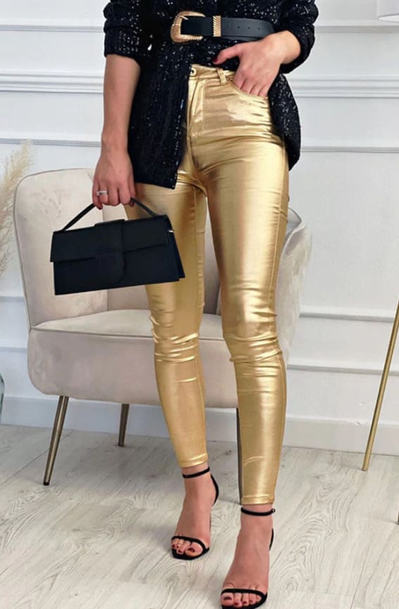Styling Leather Pants for Different Seasons