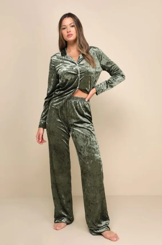 Sumptuous Green Velvet Pajama Set with Silky Piping