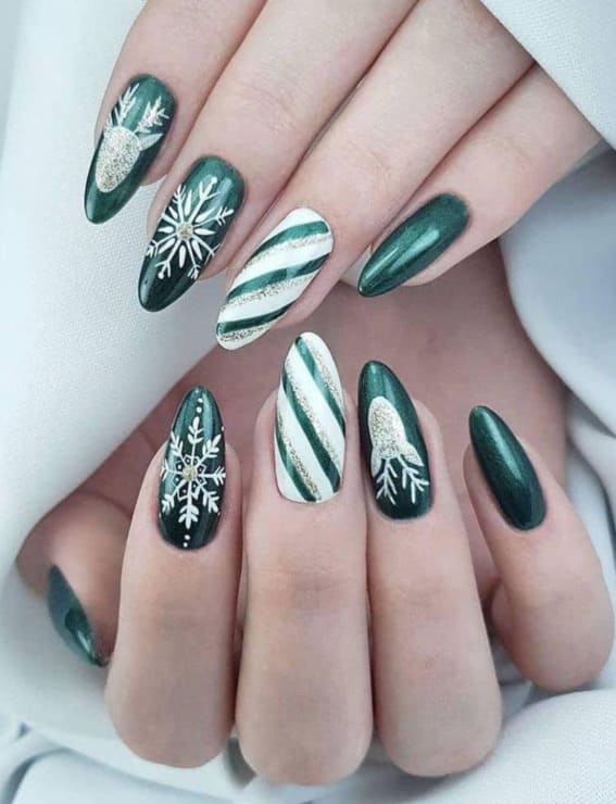  Short nails with green and white holiday designs