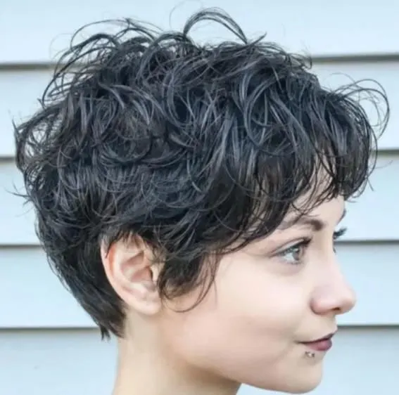 Curly girls look adorable with shaggy hair.