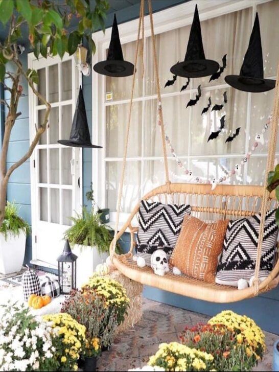 24 Halloween Front Porch Design Ideas You Have to See - Everything Abode