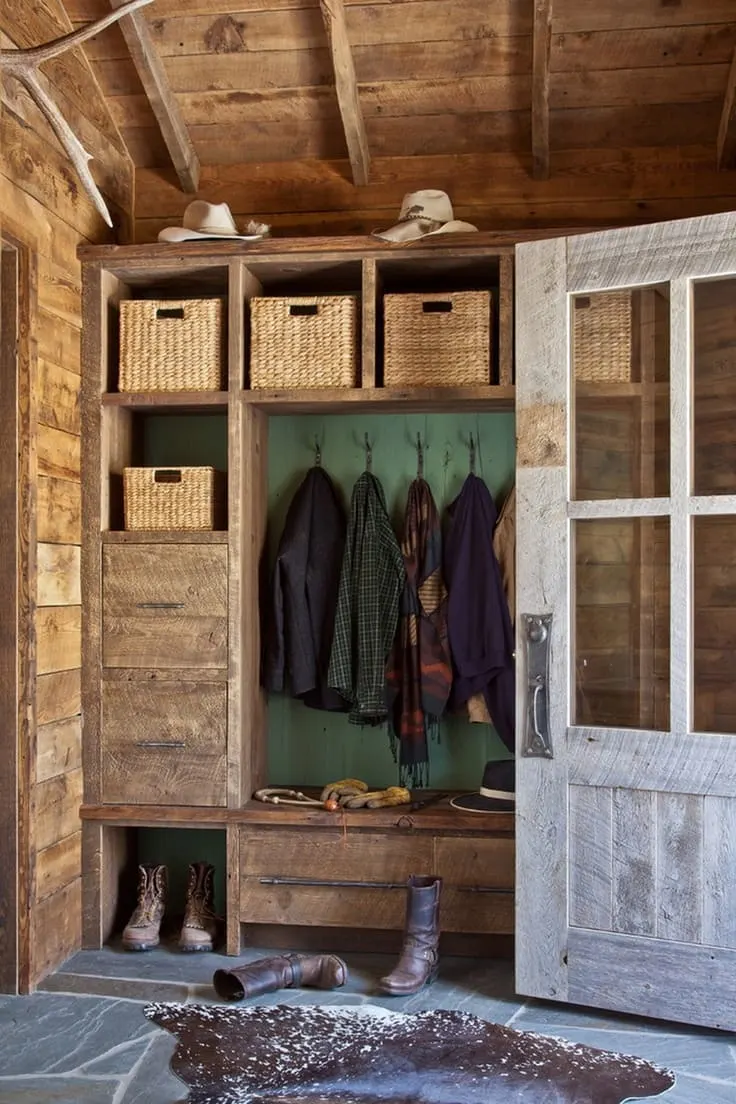 farmhouse mudroom